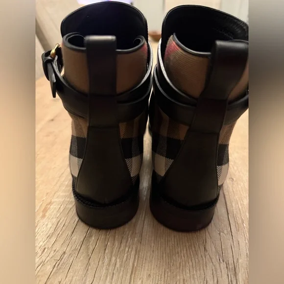 BURBERRY Pryle House Check & Leather Equestrian Ankle Boots 39.5 / 9 - Picture 7 of 15